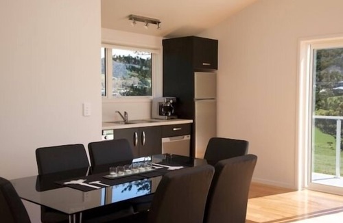 Whangarei Heads Apartment | Personalised, boutique, beachfront accommodation.