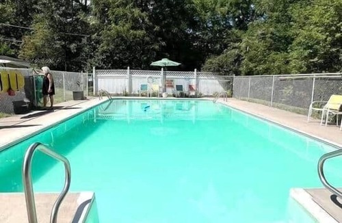 Hamilton Township House | Peru - Cottage # 7 (Lakeside)