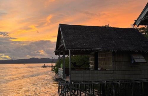 Sawinggrai House | Pesona Papua Homestay