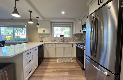 Mount Vernon House | Pet & Family Friendly, Comfortable, Convenient