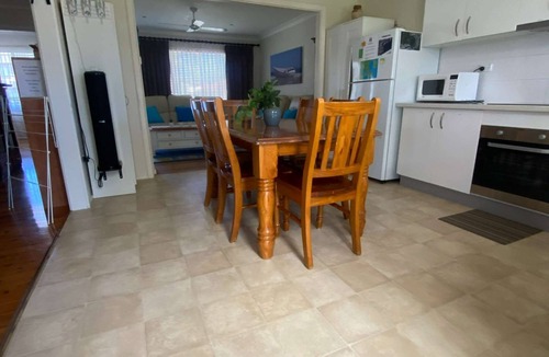 Callala Beach House | Pet & Family Friendly - Relax & Unwind