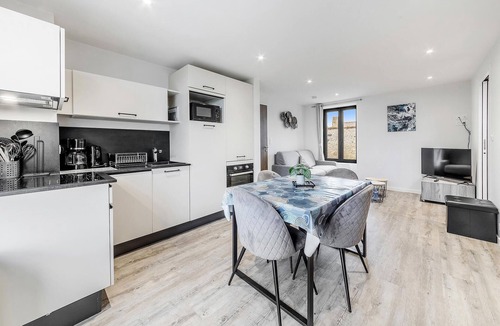 Saint-Benoit-des-Ondes Apartment | Pet friendly apartment