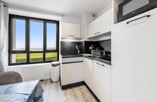 Saint-Benoit-des-Ondes Apartment | Pet friendly apartment