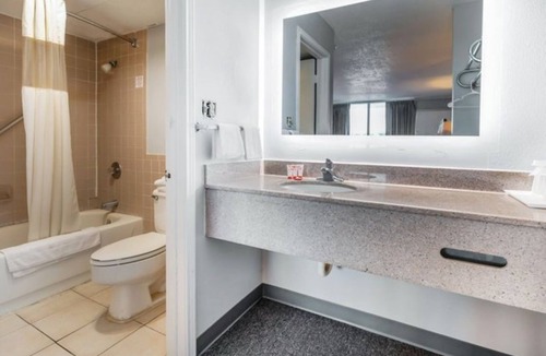 Jennings Hotel | Pet-Friendly Escape Near Jennings, Perfect for Overnight Stays