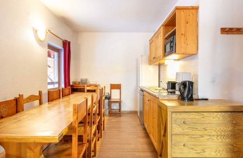 Saint-Sorlin-d'Arves Apartment | Pet-Friendly Family Home with Balcony