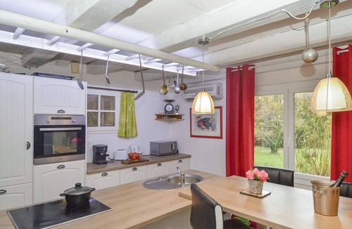 Saint-Julien-de-Peyrolas House | Pet friendly home in St Julien de Peyrolas