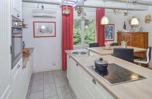 Saint-Julien-de-Peyrolas House | Pet friendly home in St Julien de Peyrolas