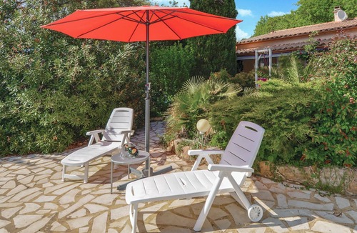 Saint-Julien-de-Peyrolas House | Pet friendly home in St Julien de Peyrolas