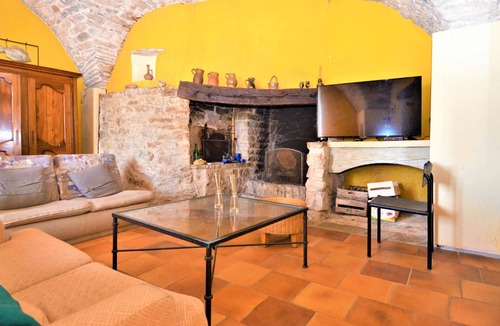 Saint-Hippolyte-du-Fort House | Pet friendly home in St-Hippolyte-du-Fort