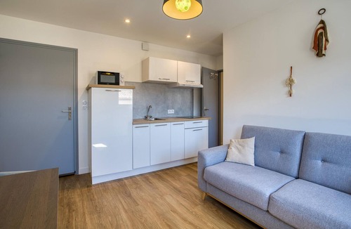 Le Chateau-d'Oleron Apartment | Pet friendly apartment