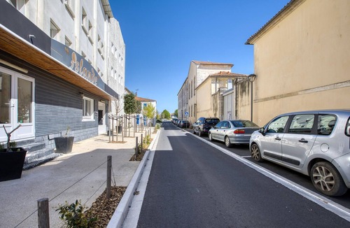 Le Chateau-d'Oleron Apartment | Pet friendly apartment