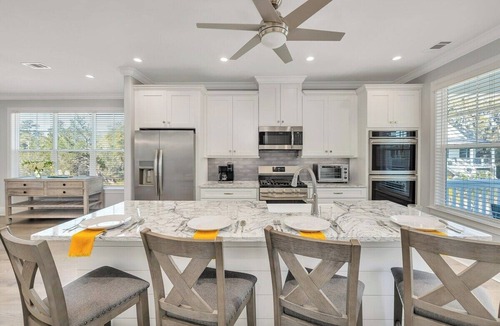 Saint Simons Heights House | Pet Friendly home with private Pool!