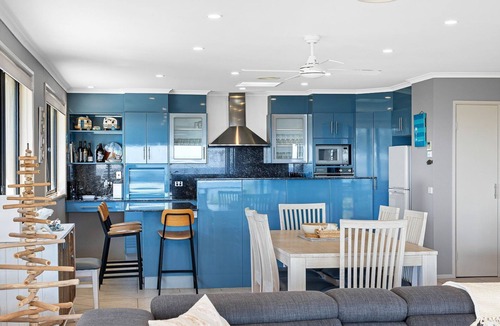 North Narooma House | Pet friendly - 11 Warbler Crescent