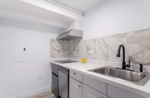 Sammamish House | Pet-Friendly 1BR, Central Heating, Free Parking