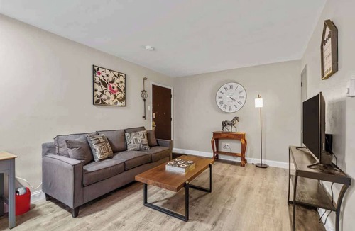 Tower Grove South Apartment | Pet-Friendly 1BR · Tower Grove · 3 mi SSM SLU · Free Parking