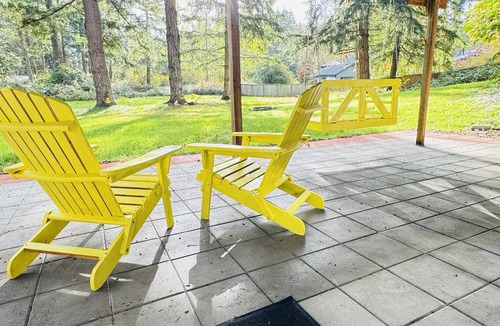 Sammamish House | Pet friendly 1br with huge yard