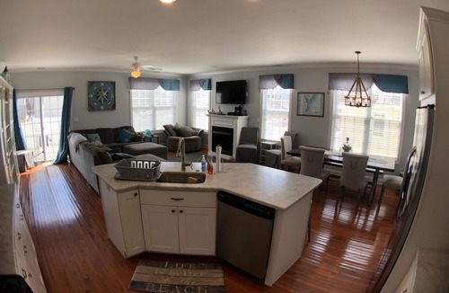 Wildwood Crest House | Pet Friendly! 2 Blocks to the Best of the Beach and Boardwalk!