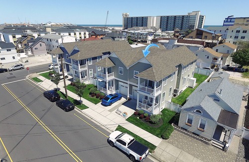 Wildwood Crest House | Pet Friendly! 2 Blocks to the Best of the Beach and Boardwalk!