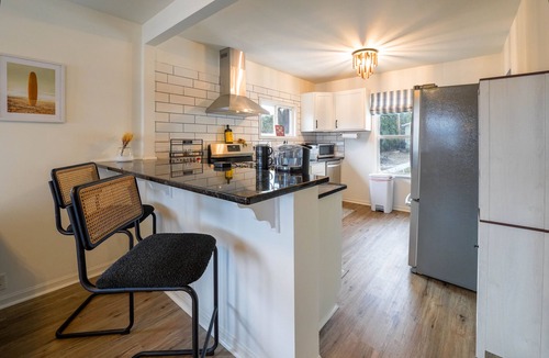 Tichigan House | Pet Friendly 2 Lakefront Cottages with Pontoon Boat, Kayaks, Firepit and Sandbar