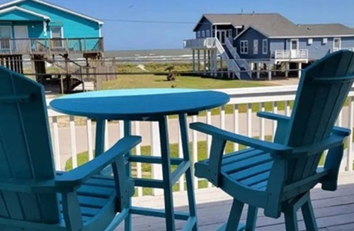 Jamaica Beach House | Pet-Friendly 2nd-Row Beach House | Large Deck | Family-Ready