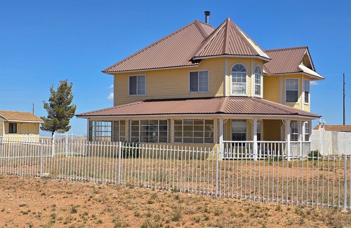 Elgin House | Pet-friendly 3-bedroom house in perfect Elgin with cool AC and charm.