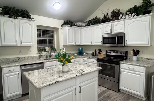 Garland House | Pet-friendly 3-bedroom w/Hot Tub