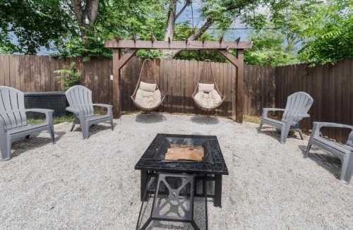 Fort Worth House | Pet Friendly 3Br 2Bath Luxe Gem