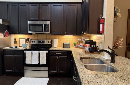 West San Antonio House | Pet-Friendly 3BR Fire Pit & Games Near Sea World