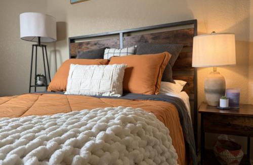 West San Antonio Apartment | Pet-Friendly 3BR - Fire Pit & Games Near Sea World