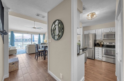 April Sound House | Pet Friendly 3BR Lakefront Condo with Patio Views, Swim Deck, & More!