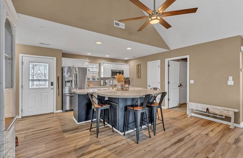 Waldron House | Pet-Friendly 3BR with Fenced Yard Near KC