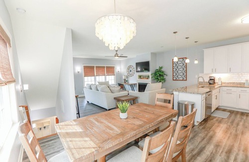 Northeast Virginia Beach House | Pet - Friendly 4 BR Home - Near Beach Sleeps 8