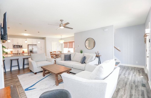 Northeast Virginia Beach House | Pet - Friendly 4 BR Home - Near Beach Sleeps 8