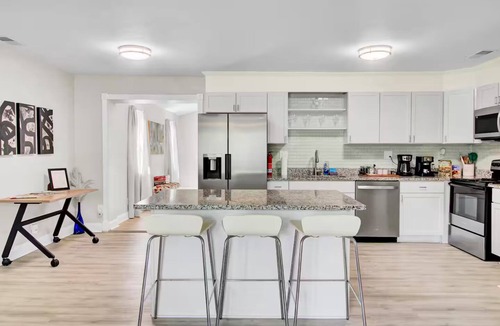 Goose Creek House | Pet-friendly 4-bedroom house AC and WIFI