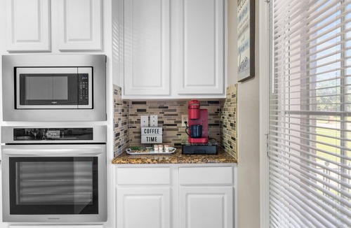 Murphy House | Pet-friendly 4-bedroom + Office and Game Room