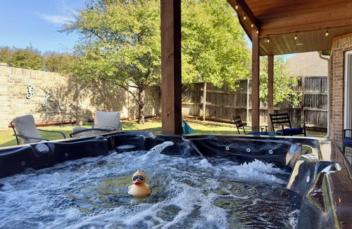 Murphy House | Pet-Friendly 4-Bedroom+Office, Pool Table, Hot Tub