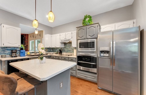 Allen House | Pet-friendly 4-bedroom + Office and Pool