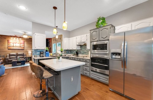 Allen House | Pet-friendly 4-bedroom + Office and Pool