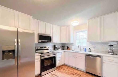 Southwest Raleigh House | Pet-Friendly 4BR Family Home with Fenced Yard