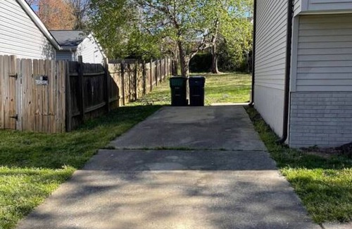 Charlotte House | Pet-Friendly 4BR | Near Uptown | Sleeps 9