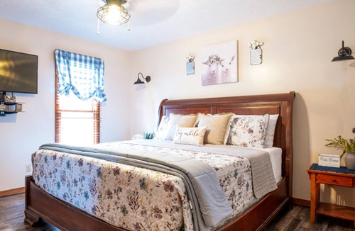 Nashville Other | Pet-Friendly 6-Bedroom Peaceful Farm
