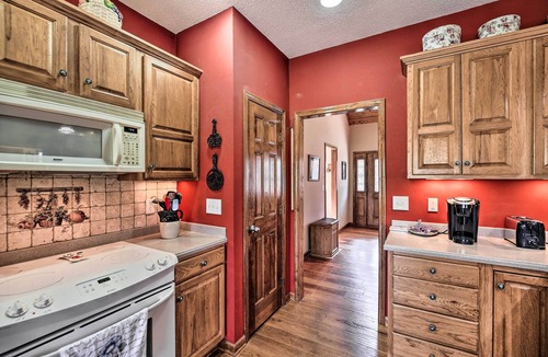 Abingdon House | Pet-Friendly Abingdon Abode w/Yard & Grill!