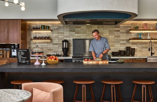 Cole Apartment | Pet Friendly + Accessible Flat | Rooftop Views