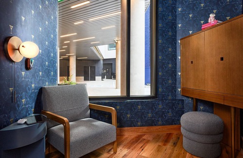 Cole Apartment | Pet Friendly + Accessible Flat | Rooftop Views