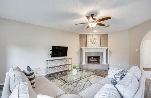 Allen House | Pet-Friendly Allen Home ~ 30 Mi to Dallas!
