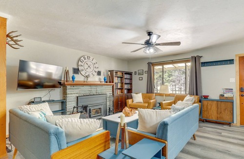 Alpine Cabin | Pet-Friendly Alpine Cabin w/ Gas Grill & Fireplace