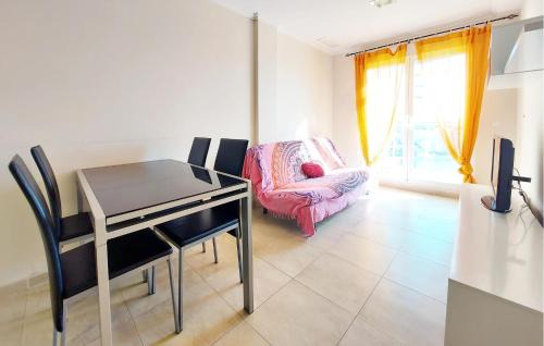 Plaza De La Costera Apartment | Pet Friendly Apartment In Bellreguard