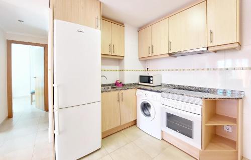 Plaza De La Costera Apartment | Pet Friendly Apartment In Bellreguard