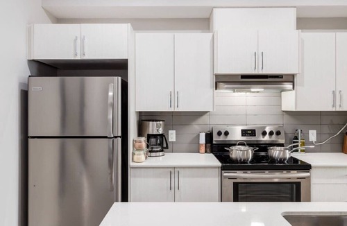 Shaganappi Apartment | Pet Friendly Apartment w/Free Underground Parking