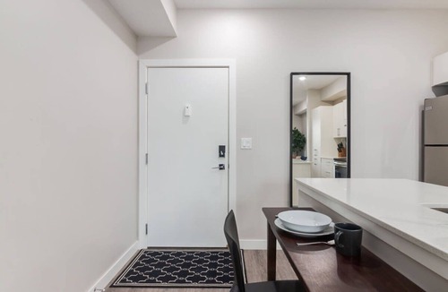 Shaganappi Apartment | Pet Friendly Apartment w/Free Underground Parking